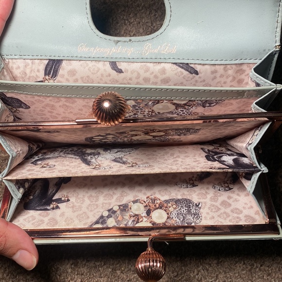 Ted Baker grey with whimsical pink rabbit design wallet rose gold accents - Picture 5 of 8